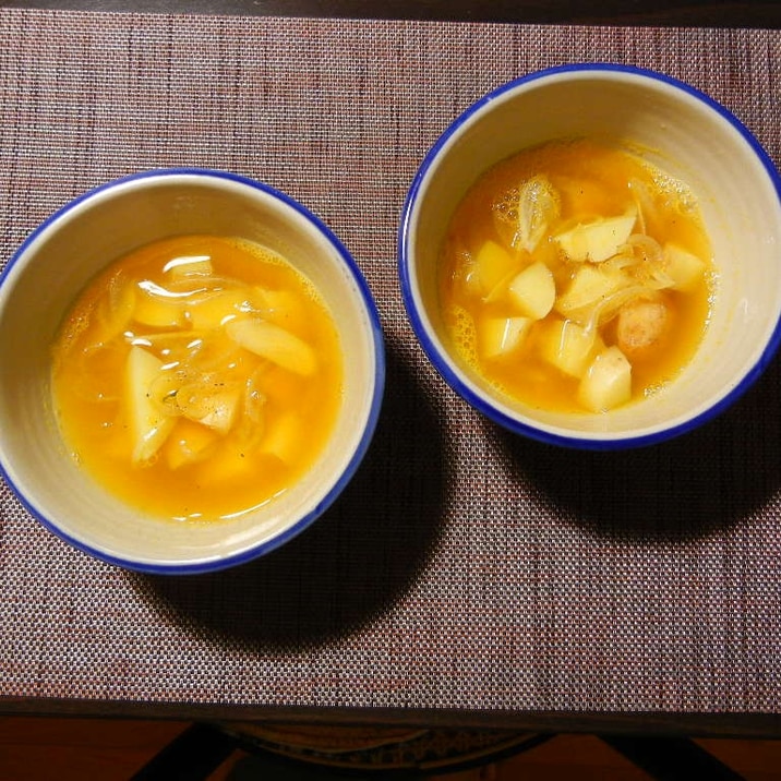 南瓜とジャガイモと玉ねぎのコンソメスープ